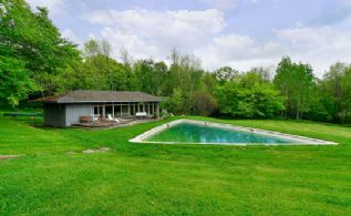 Pool and Cabana - Country homes for sale and luxury real estate including horse farms and property in the Caledon and King City areas near Toronto