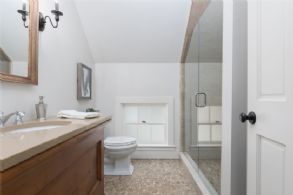 Bathroom - Country homes for sale and luxury real estate including horse farms and property in the Caledon and King City areas near Toronto
