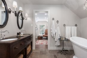 Master Bath - Country homes for sale and luxury real estate including horse farms and property in the Caledon and King City areas near Toronto