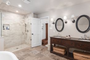 Master Bath - Country homes for sale and luxury real estate including horse farms and property in the Caledon and King City areas near Toronto