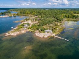 Roberts Island - 2 Cottages - Country Homes for sale and Luxury Real Estate in Caledon and King City including Horse Farms and Property for sale near Toronto