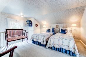 Bedroom - Country homes for sale and luxury real estate including horse farms and property in the Caledon and King City areas near Toronto