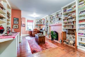 Library/Office - Country homes for sale and luxury real estate including horse farms and property in the Caledon and King City areas near Toronto