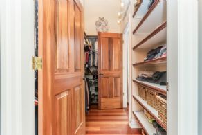 Master Walk-in - Country homes for sale and luxury real estate including horse farms and property in the Caledon and King City areas near Toronto