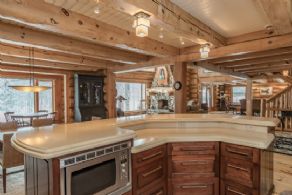 Kitchen Centre Island - Country homes for sale and luxury real estate including horse farms and property in the Caledon and King City areas near Toronto