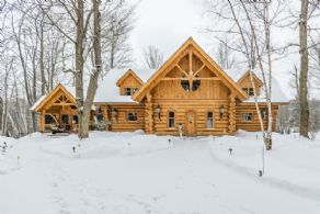 Front Entrance - Country homes for sale and luxury real estate including horse farms and property in the Caledon and King City areas near Toronto