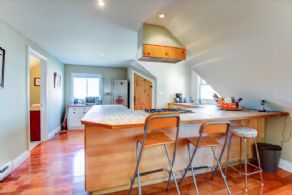 Coach House Kitchen - Country homes for sale and luxury real estate including horse farms and property in the Caledon and King City areas near Toronto