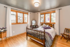 Midhurst Home, Ontario - Country homes for sale and luxury real estate including horse farms and property in the Caledon and King City areas near Toronto