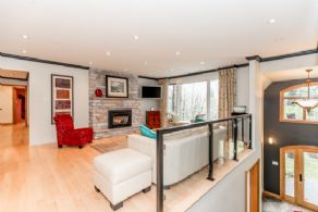 Midhurst Home, Ontario - Country homes for sale and luxury real estate including horse farms and property in the Caledon and King City areas near Toronto