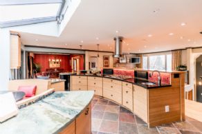 Midhurst Home, Ontario - Country homes for sale and luxury real estate including horse farms and property in the Caledon and King City areas near Toronto
