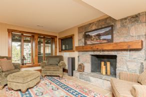 Bungalow, 8th Concession, King, Ontario - Country homes for sale and luxury real estate including horse farms and property in the Caledon and King City areas near Toronto