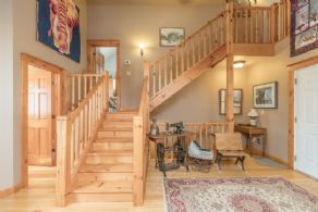 Stone House, Mono , Ontario - Country homes for sale and luxury real estate including horse farms and property in the Caledon and King City areas near Toronto