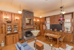 Stone House, Mono , Ontario - Country homes for sale and luxury real estate including horse farms and property in the Caledon and King City areas near Toronto