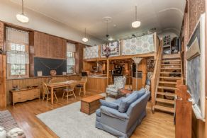Stone House, Mono , Ontario - Country homes for sale and luxury real estate including horse farms and property in the Caledon and King City areas near Toronto