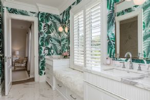 Semi En Suite Bathrom - Country homes for sale and luxury real estate including horse farms and property in the Caledon and King City areas near Toronto