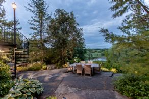 Bungalow, 8th Concession, King, Ontario - Country homes for sale and luxury real estate including horse farms and property in the Caledon and King City areas near Toronto