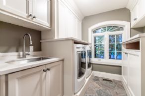 Bungalow, 8th Concession, King, Ontario - Country homes for sale and luxury real estate including horse farms and property in the Caledon and King City areas near Toronto
