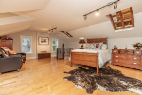 The Ewing House, Hockley Valley, Mono, Ontario - Country homes for sale and luxury real estate including horse farms and property in the Caledon and King City areas near Toronto