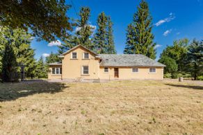 House #1 - Country homes for sale and luxury real estate including horse farms and property in the Caledon and King City areas near Toronto