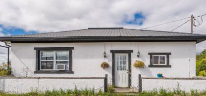 Staff House 1 - Country homes for sale and luxury real estate including horse farms and property in the Caledon and King City areas near Toronto