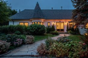 16th Sideroad, King, Ontario - Country homes for sale and luxury real estate including horse farms and property in the Caledon and King City areas near Toronto