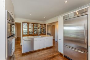 Kitchen - Country homes for sale and luxury real estate including horse farms and property in the Caledon and King City areas near Toronto