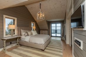 Big Cedar Point, Lake Simcoe, Ontario - Country homes for sale and luxury real estate including horse farms and property in the Caledon and King City areas near Toronto