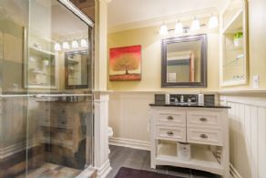 3-piece En Suite Bathroom - Country homes for sale and luxury real estate including horse farms and property in the Caledon and King City areas near Toronto