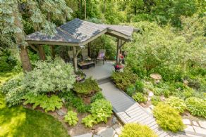 65 Glenview Heights, King, Ontario - Country homes for sale and luxury real estate including horse farms and property in the Caledon and King City areas near Toronto