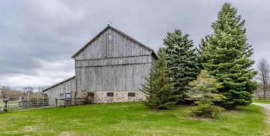 Classic Bank Barn - Country homes for sale and luxury real estate including horse farms and property in the Caledon and King City areas near Toronto
