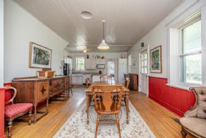 Dining Room - Country homes for sale and luxury real estate including horse farms and property in the Caledon and King City areas near Toronto