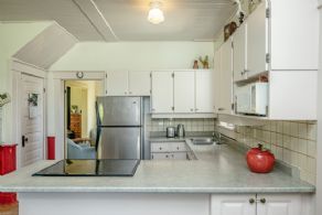 Kitchen - Country homes for sale and luxury real estate including horse farms and property in the Caledon and King City areas near Toronto
