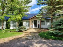Facade West - Country homes for sale and luxury real estate including horse farms and property in the Caledon and King City areas near Toronto