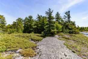 Dixon Island & Dixon Islet, Frederic Inlet, Parry Sound, Ontario - Country homes for sale and luxury real estate including horse farms and property in the Caledon and King City areas near Toronto