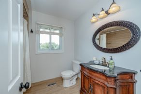 Bathroom 2 - Country homes for sale and luxury real estate including horse farms and property in the Caledon and King City areas near Toronto