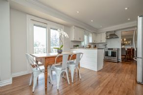 Eat-in Kitchen - Country homes for sale and luxury real estate including horse farms and property in the Caledon and King City areas near Toronto