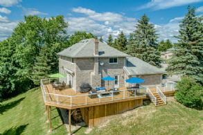 1 Acre on Schomberg's Best Cul-de-sac - Country homes for sale and luxury real estate including horse farms and property in the Caledon and King City areas near Toronto