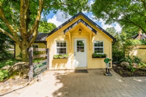 Office - Country homes for sale and luxury real estate including horse farms and property in the Caledon and King City areas near Toronto