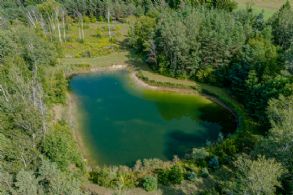 10 Acres, Queensville, Ontario - Country homes for sale and luxury real estate including horse farms and property in the Caledon and King City areas near Toronto
