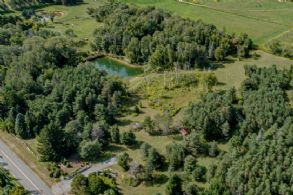 10 Acres, Queensville, Ontario - Country homes for sale and luxury real estate including horse farms and property in the Caledon and King City areas near Toronto