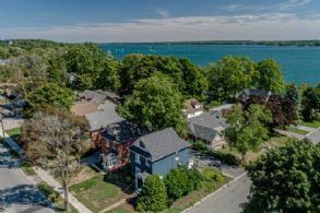 Blake House, Barrie, Ontario - Country homes for sale and luxury real estate including horse farms and property in the Caledon and King City areas near Toronto
