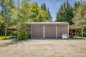 Barn - Country homes for sale and luxury real estate including horse farms and property in the Caledon and King City areas near Toronto
