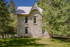 Stone Cottage - Country homes for sale and luxury real estate including horse farms and property in the Caledon and King City areas near Toronto