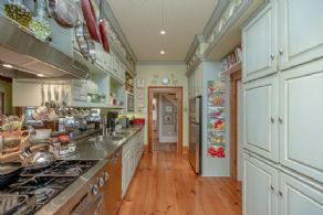 Kitchen - Country homes for sale and luxury real estate including horse farms and property in the Caledon and King City areas near Toronto