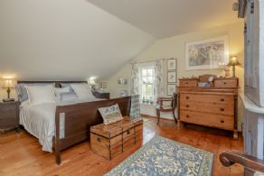 Bedroom - Country homes for sale and luxury real estate including horse farms and property in the Caledon and King City areas near Toronto