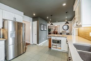 24 Irwin Drive, Barrie, ON - Country homes for sale and luxury real estate including horse farms and property in the Caledon and King City areas near Toronto