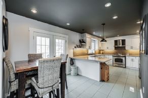 24 Irwin Drive, Barrie, ON - Country homes for sale and luxury real estate including horse farms and property in the Caledon and King City areas near Toronto