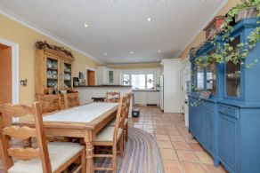 Eat-in Kitchen - Country homes for sale and luxury real estate including horse farms and property in the Caledon and King City areas near Toronto
