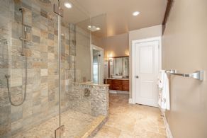 Master Bathroom - Country homes for sale and luxury real estate including horse farms and property in the Caledon and King City areas near Toronto