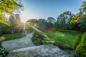 Hockley Lodge, Mono - Country homes for sale and luxury real estate including horse farms and property in the Caledon and King City areas near Toronto